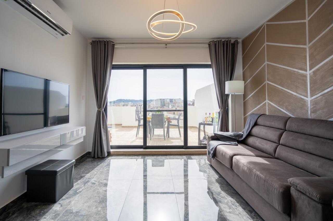 Tulip Court Penthouse Brand New-2 Min From The Sea-central Bugibba Lägenhet