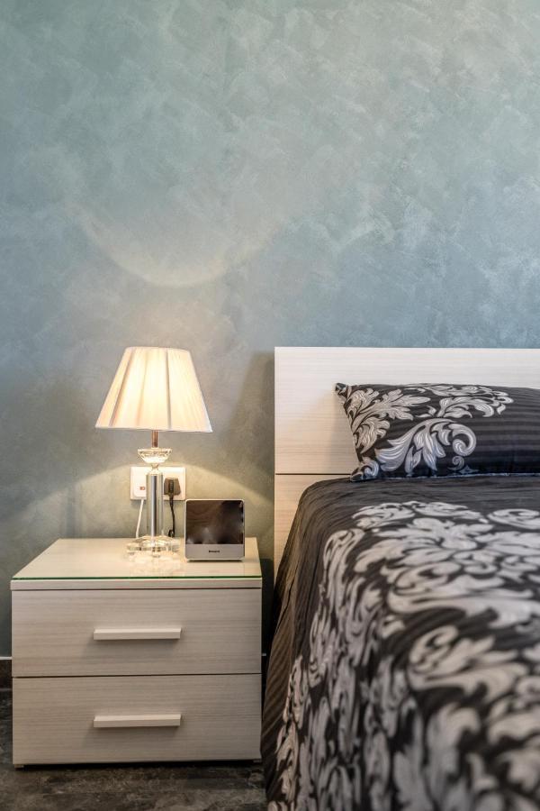 Tulip Court Penthouse Brand New-2 Min From The Sea-central Bugibba *